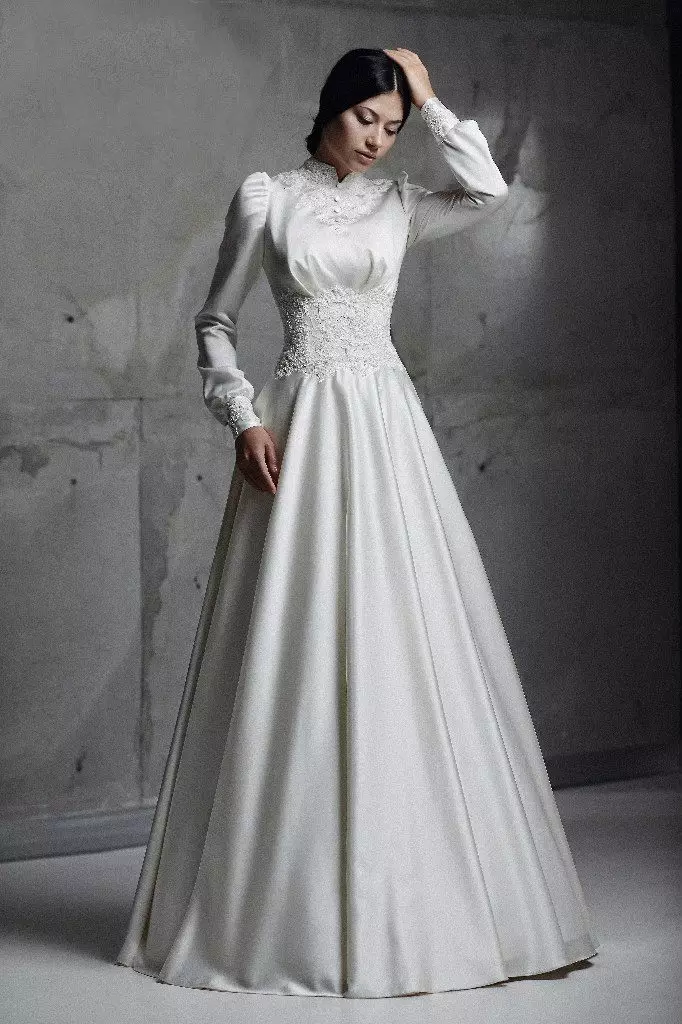 레이스와 복고풍 스타일의 웨딩 드레스