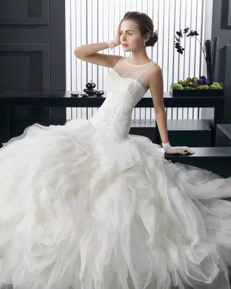 Abito da sposa lussureggiante da Rosa Clara