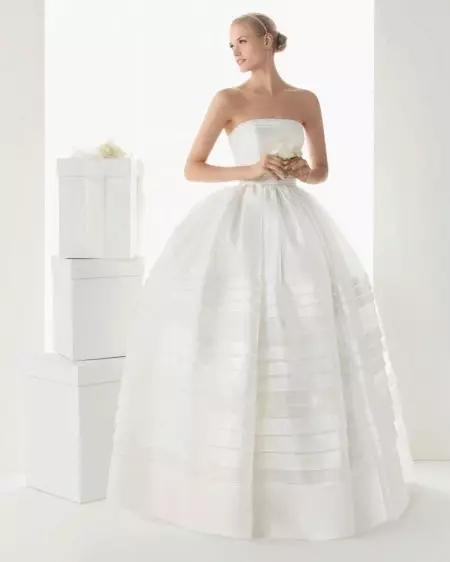 Abito da sposa molto magnifico