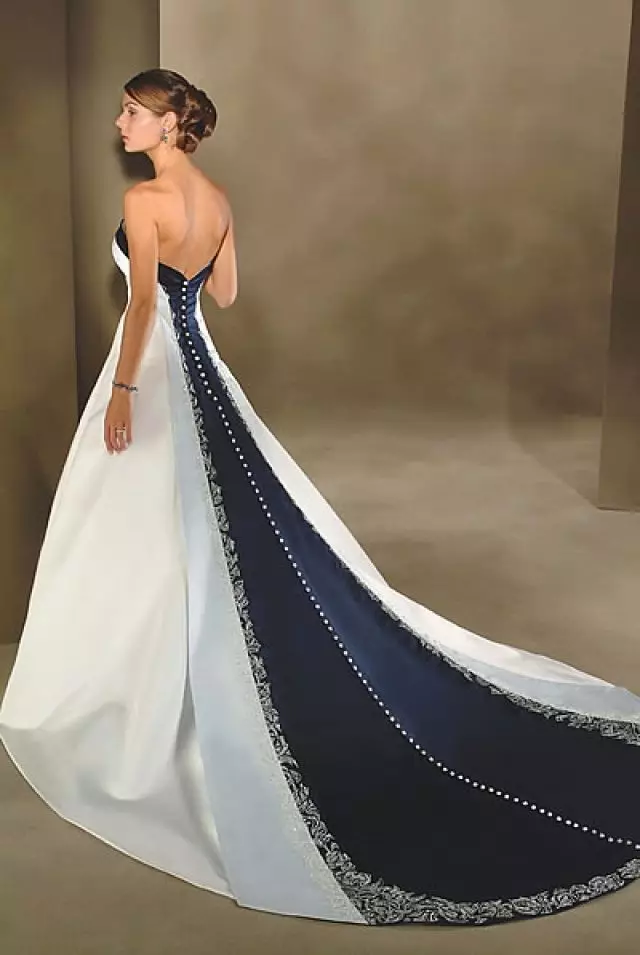 لباس عروسی عروسی با یک حلقه با درج آبی