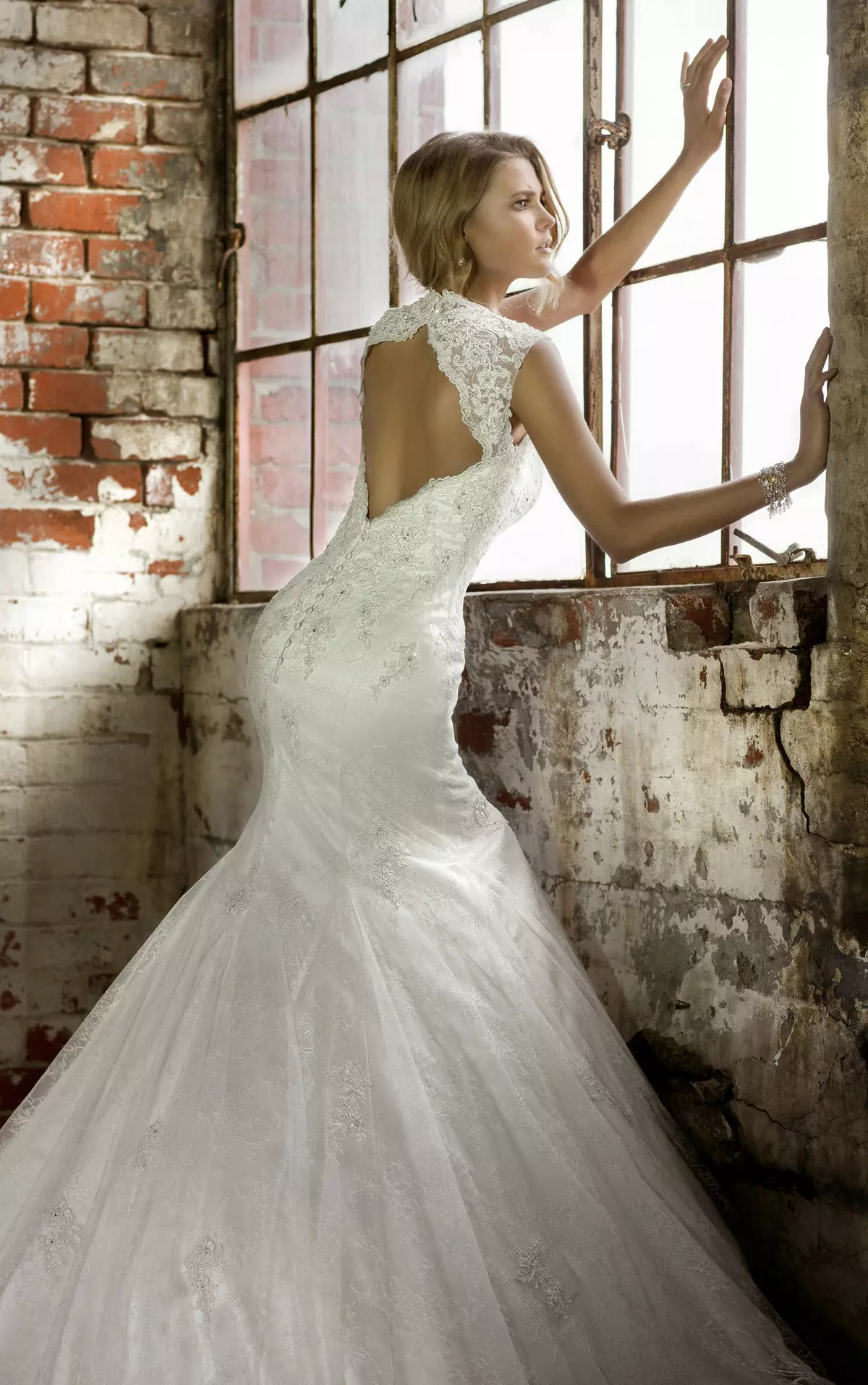 لباس عروسی پری دریایی با باز کردن باز