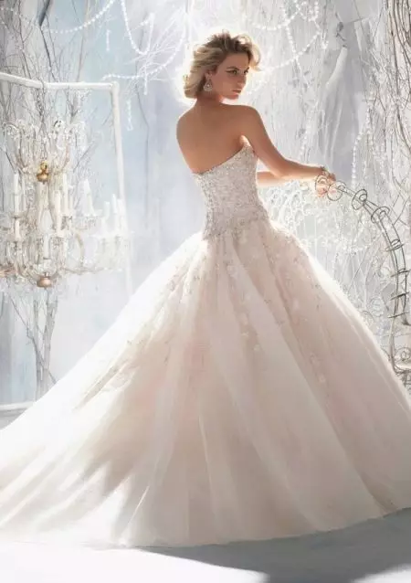 Long Lace Wedding Dress maitso mavana