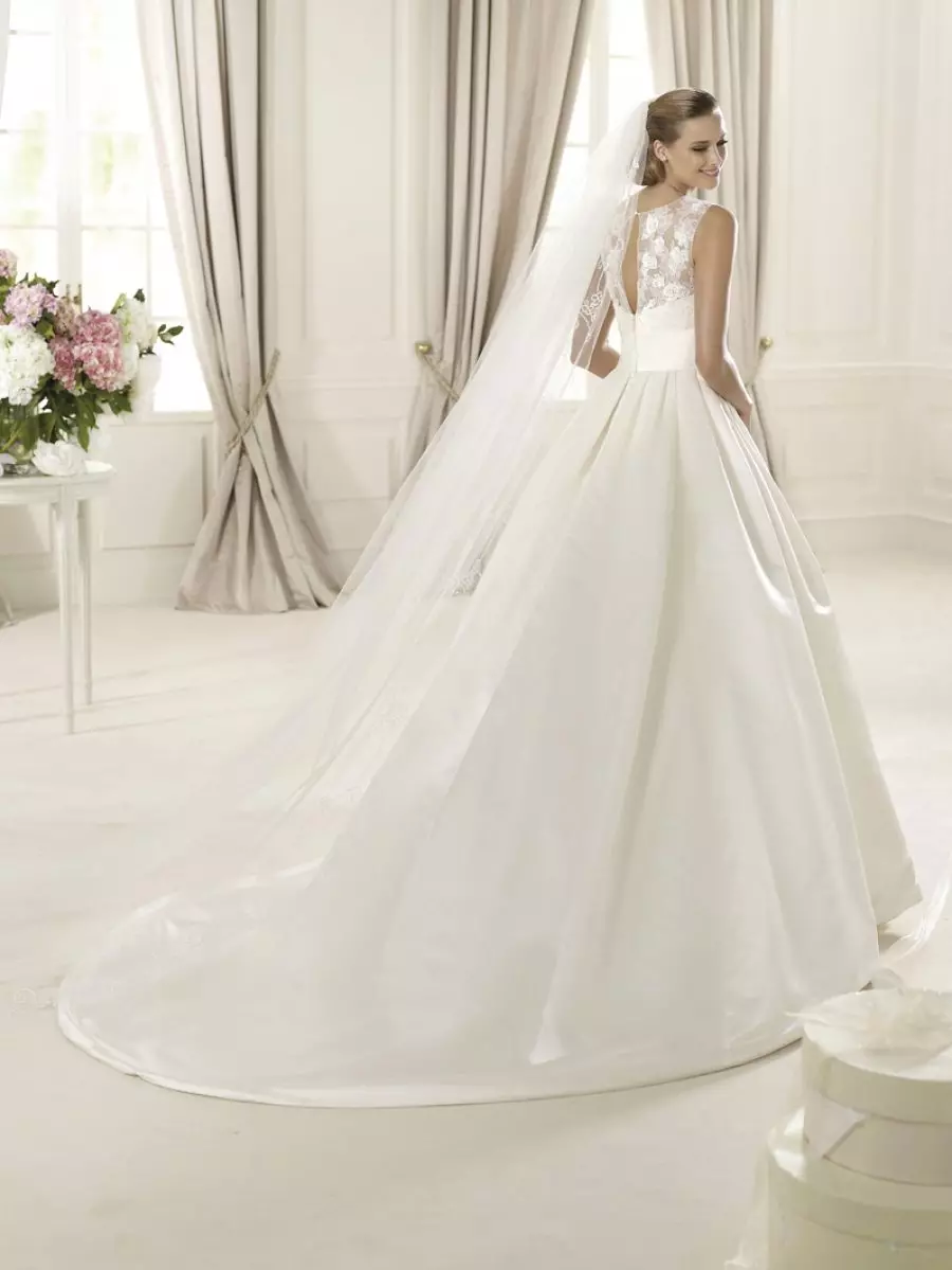 vestit de núvia magnífica de Proviaias