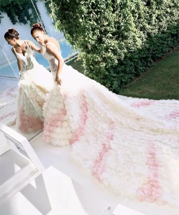 Bröllops vit och rosa klänning Carolina