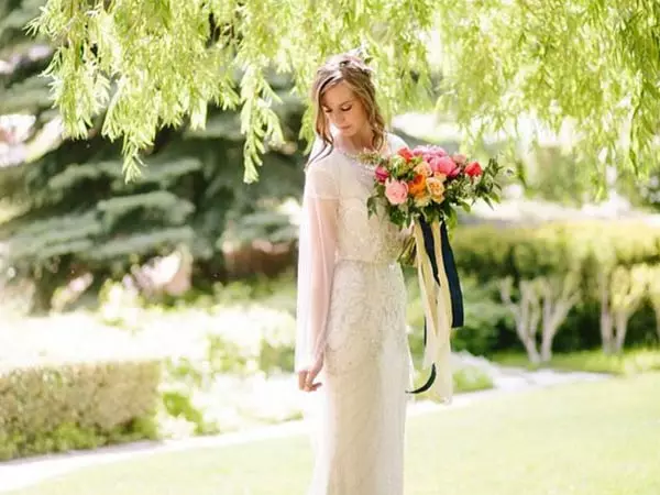 Vestits de núvia per casament a l'Església: Regles Bàsiques i Opcions (21 fotos)