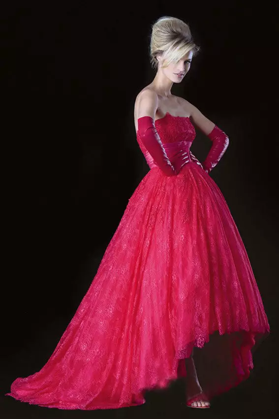 Gaun pengantin merah
