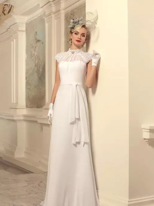 Robe de mariée dans le style de vintage droit