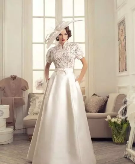 Gaun pengantin vintage dengan top guipure