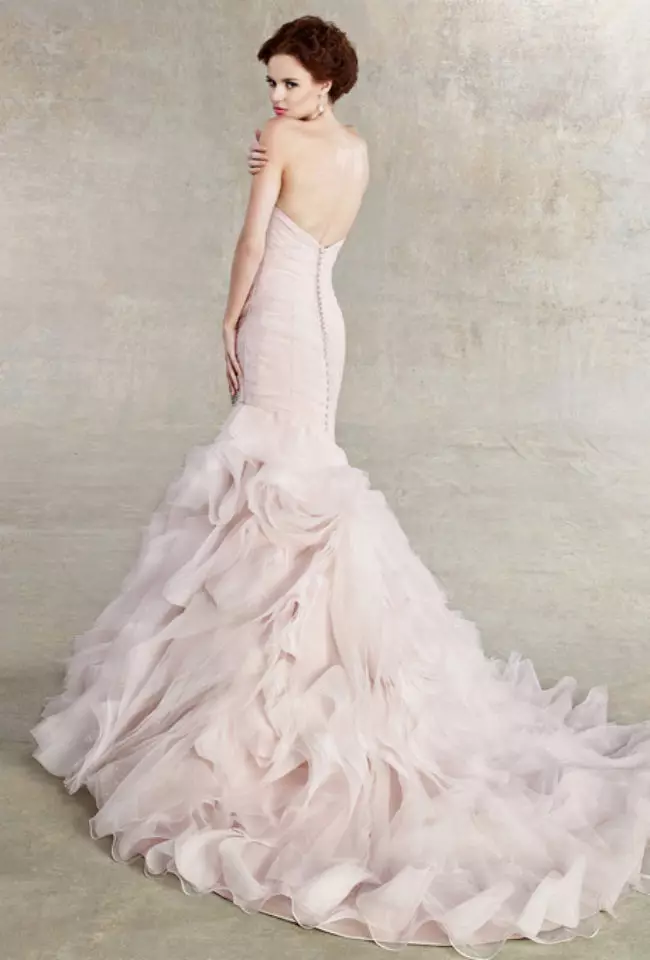 Gaun pengantin dengan renda kabel loop