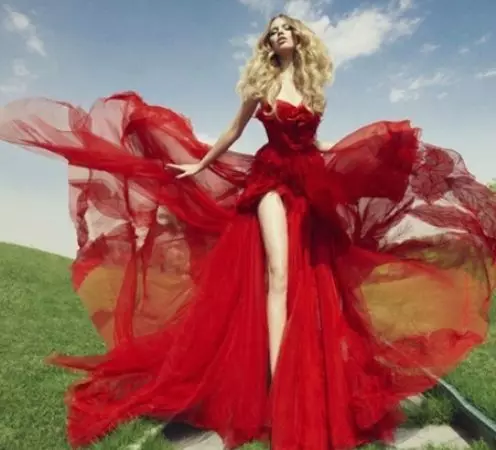 2番目の結婚のための赤いウェディングドレス