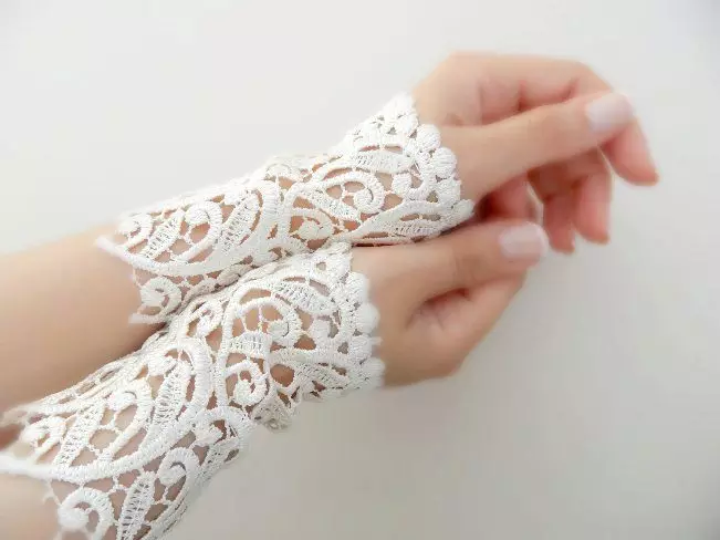 Openování rukavic pro svatební šaty