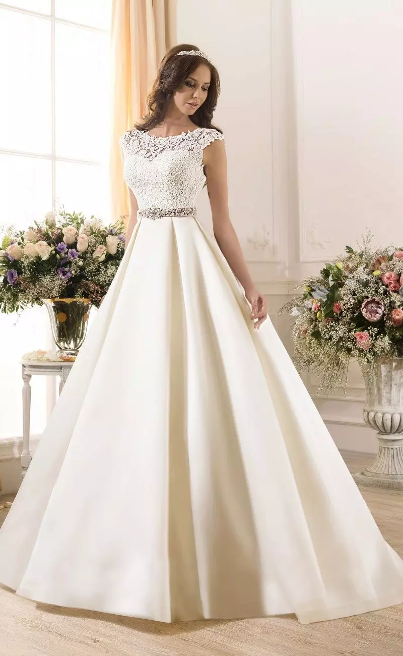 Vestit de núvia de la col·lecció idyly de Naviblue Bridal
