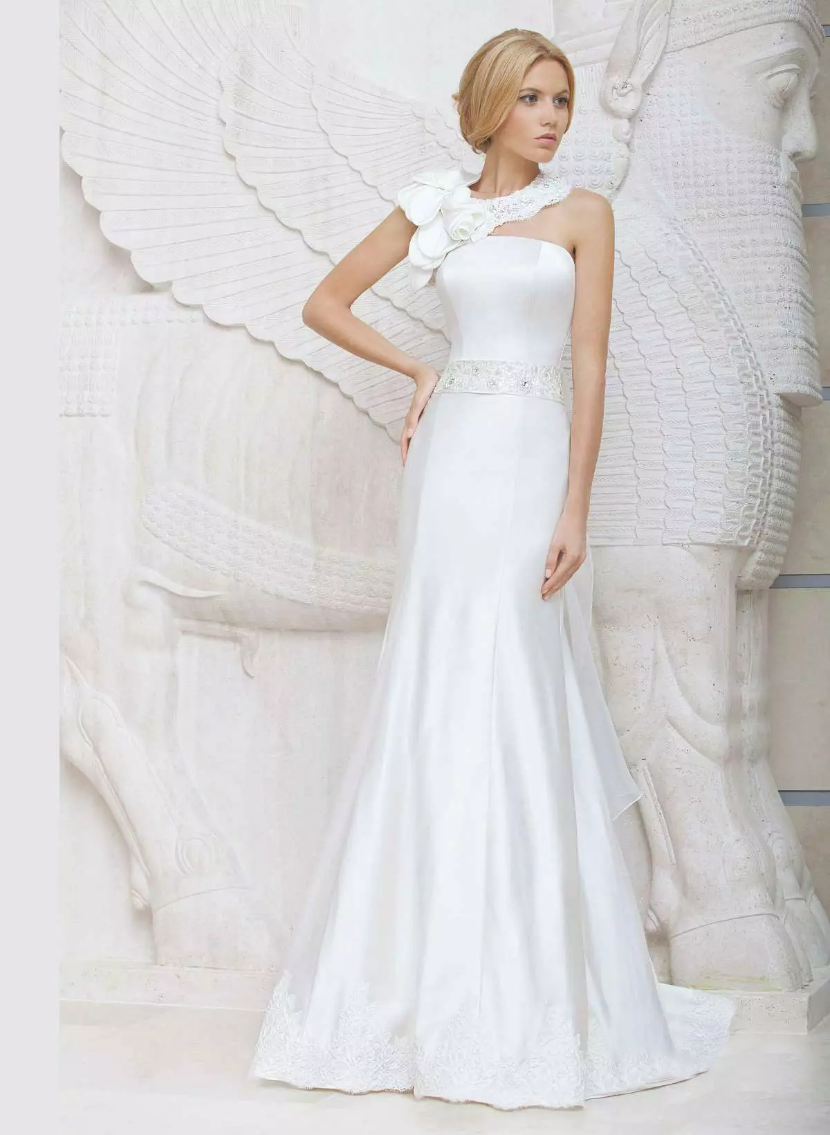 Vestido de noiva en estilo grego de Lady White