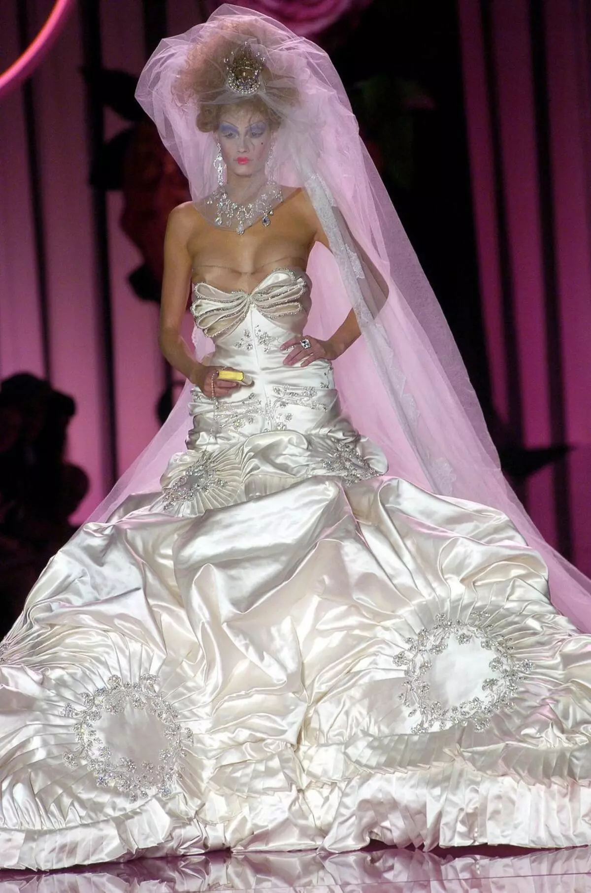 Венчаница страшна хаљина од Цхристине Диуса