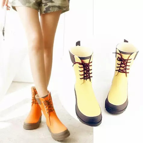 რეზინის ჩექმები (67 ფოტო): ქალთა მოდელები shoelaces, გამჭვირვალე, ზამთრის, rubberized boots 1897_37