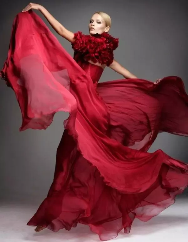 Originales rotes Hochzeitskleid