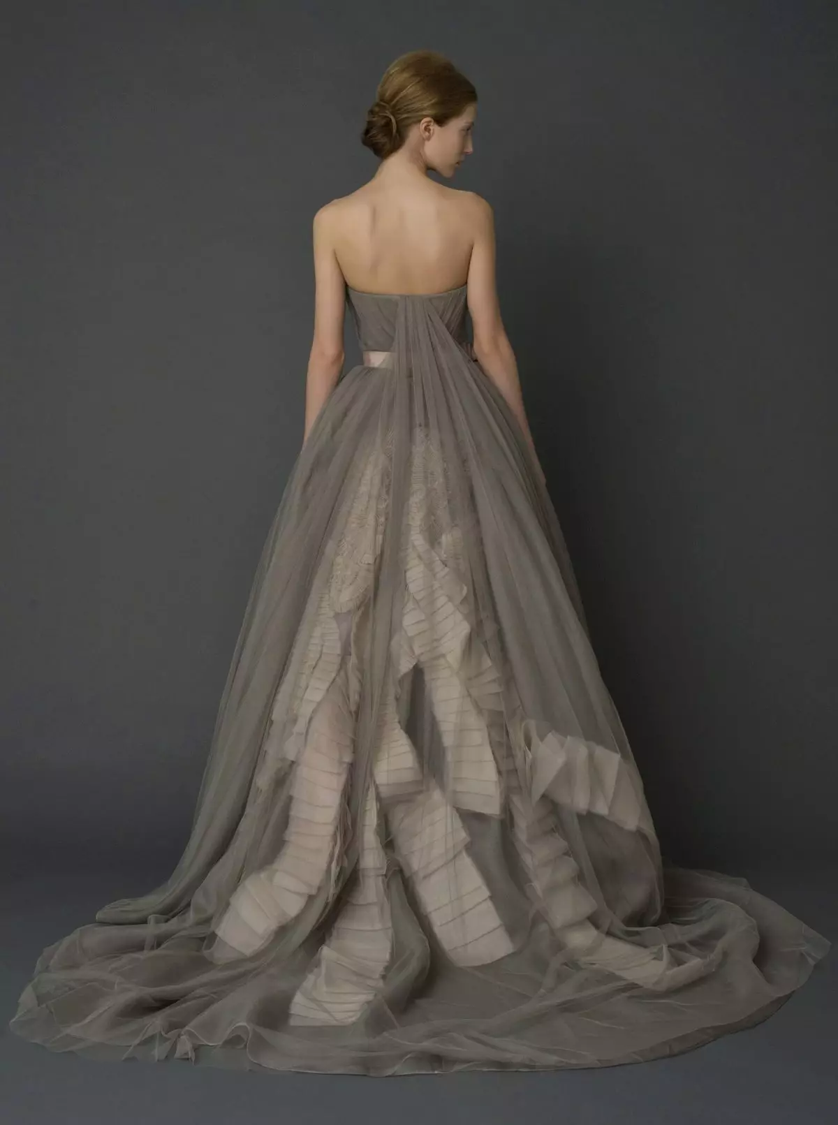 لباس عروسی خاکستری ایمان Vong