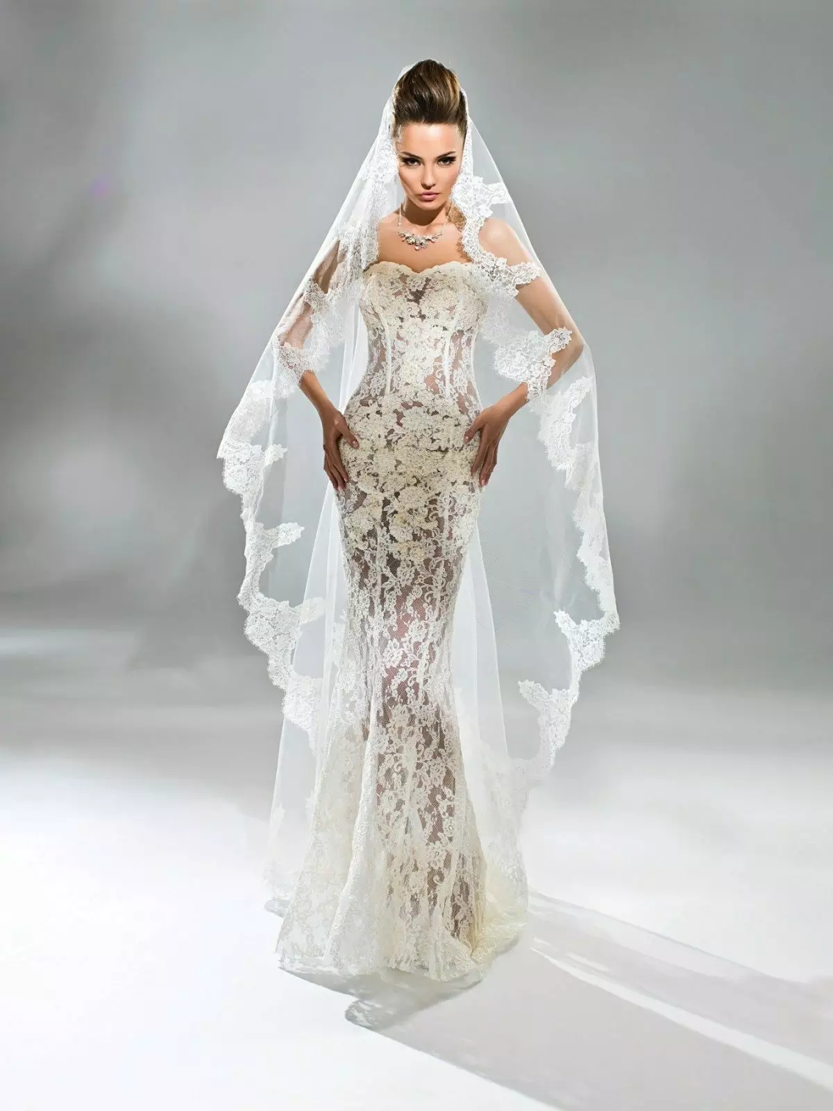 لباس عروسی توری از Bogdan Anna