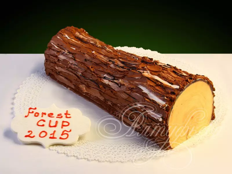 Torta na drvenoj vjenčanja (17 fotografija): Izaberite kolač od mastike i vrhnje na godišnjicu od 5 godina braka u obliku stabla 18998_17