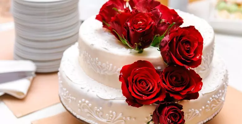 Çfarë duhet t'u japë prindërve në dasmën rubin? Dhuratë dhe zgjedhjen e tortës për 40 vjetorin 19054_27
