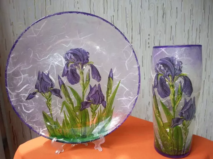 Decoupage (59 зураг): Энэ юу вэ? Чимэглэлийн анги. Урвуу декураг хэрхэн хийх вэ? Нүдний шил, хөргөлтийг өөрийн гараар хэрхэн яаж чимэглэх вэ? 19060_9