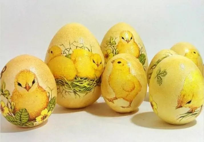 ການຕົບແຕ່ງຂອງໄຂ່ Easter (38 ຮູບ): ຫ້ອງຮຽນແມ່ບົດໃນການຕົກແຕ່ງໄຂ່ໄມ້ດ້ວຍຜ້າເຊັດໂຕໃນເຕັກນິກການຕົບແຕ່ງ 19067_4