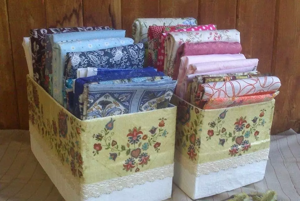 Decoupage box: decorare tovaglioli o stoffa, corda o riquadro di giornali da sotto le scarpe con le tue mani 19071_22