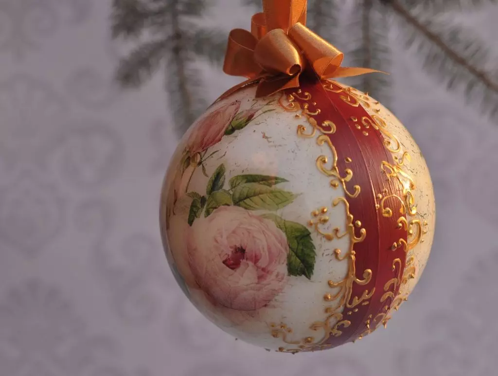 Decoupage of New Year's Balls (31 foto): Master Class on Decoupage of Christmas Balls con le proprie mani per principianti, palline di schiuma in kimekomi e stili vintage 19074_15