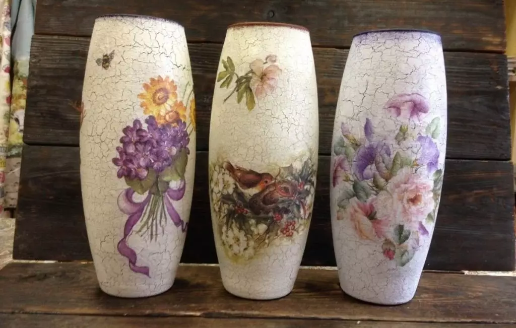 Decoupage på glas (33 bilder): omvänd decoupage från torkdukar steg för steg för nybörjare, idéer av decopaada glasburkar för köket med egna händer 19087_5