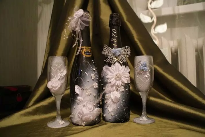 Decoupage champagne boce (42 fotografije): ideje 8. ožujka i na rođendan žena, majstorsku klasu na dekopupu s vlastitim rukama 19090_8