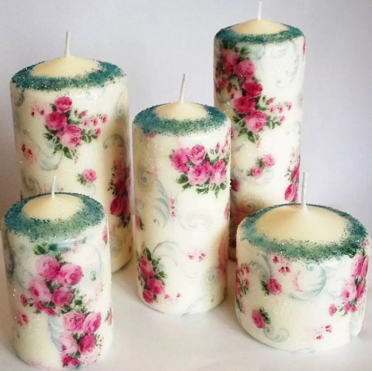 Decoupage de las velas: Clase Master en Decoupage con las servilletas de velas para el Año Nuevo y otras vacaciones con sus propias manos en casa 19093_2