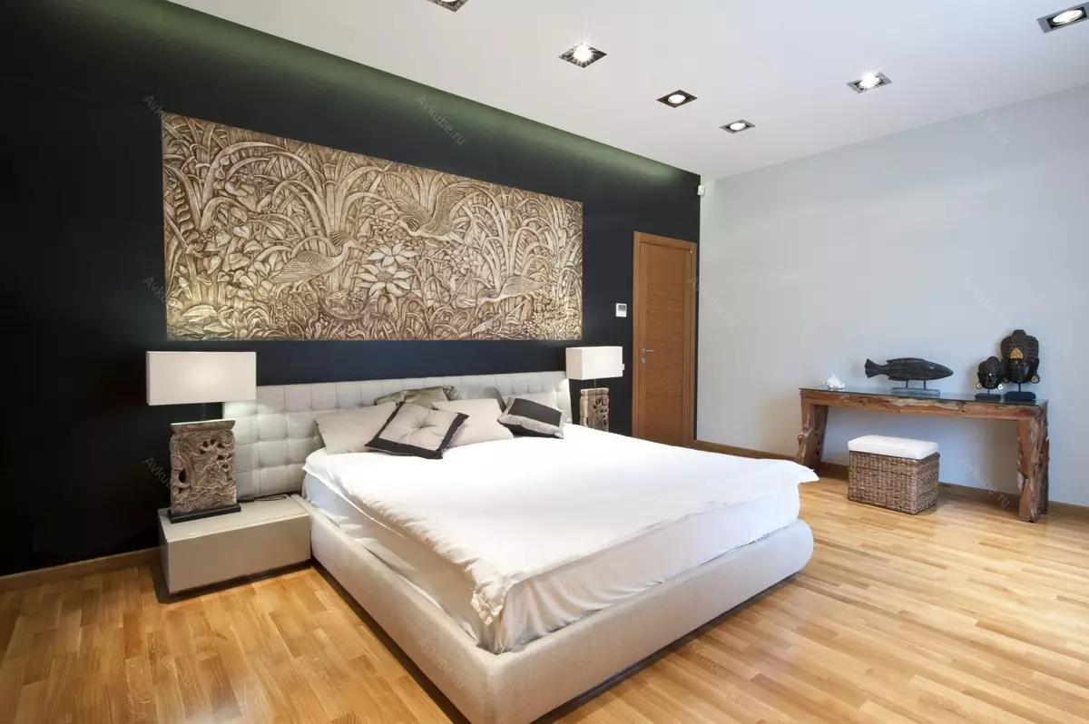 Dizajn spavaće sobe (183 fotografije): ideje dizajna enterijera spavaće sobe u stanu, šik ekskluzivni projekti dizajna. Kako ukrasiti spavaću sobu s tekstilom i neobičnim dodacima? 190_105