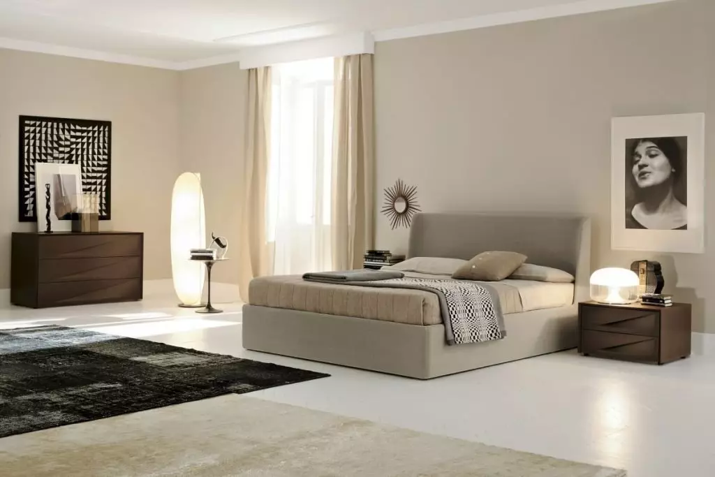 Dizajni i dhomës së gjumit (183 foto): Idetë e dizajnit të brendshëm të dhomës së gjumit në apartament, projekte të dizajnit ekskluziv elegant. Si të dekoroj një dhomë gjumi me tekstile dhe pajisje të pazakonta? 190_59