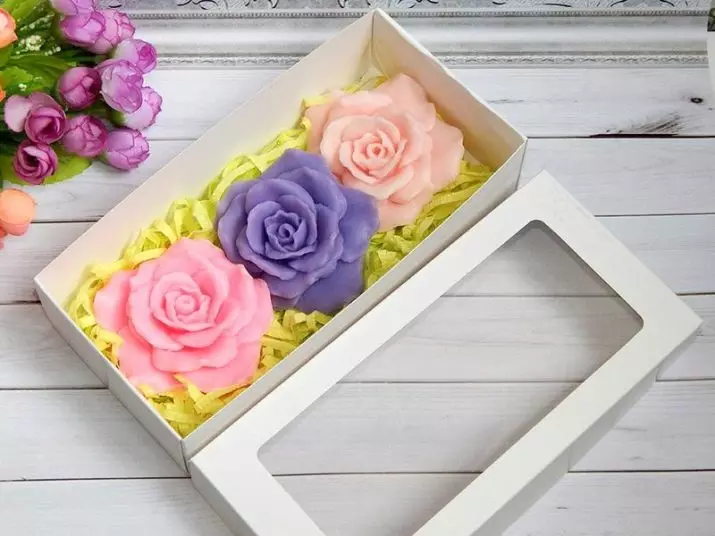 Comment faire des roses du savon le faire vous-même? 20 classe de master photo pour la fabrication de bouquets à partir de savon expansé. Rosets à la main dans la boîte 19123_2