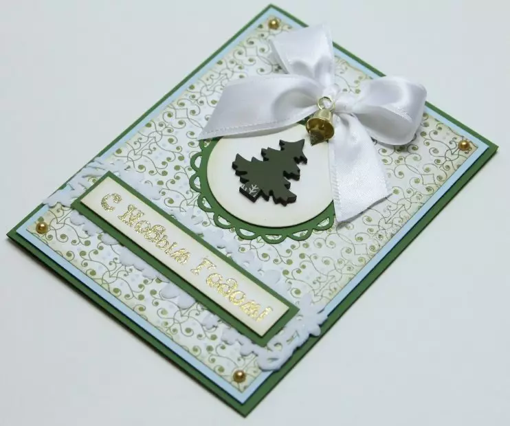 Jaungada pastkartes tehnikā scrapbooking (22 fotogrāfijas): idejas pastkartes par jauno gadu un Ziemassvētkiem tehniku ​​scrapbooking, vienkāršas pastkartes iesācējiem ar savām rokām 19135_4