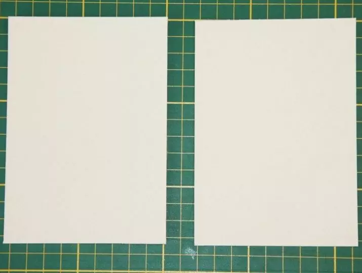 स्क्र्यापबुकिंग प्रविधिको लागि एक राहदानीको लागि कभर गर्नुहोस् (1 plachips फोटोहरू): मास्टर वर्गलाई आफ्नै हातहरूसँग स्क्र्यापबुकिंगको शैलीमा सिर्जना गर्दै 19139_10