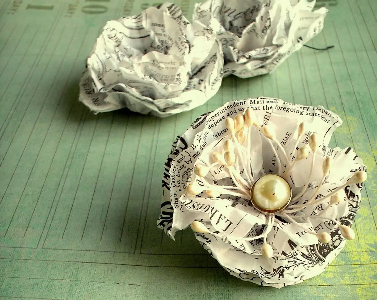 Bunga untuk Scrapbooking dengan tangan anda sendiri: kelas induk untuk membuat kertas dan bunga rajutan dalam teknik scrapbooking 19143_23