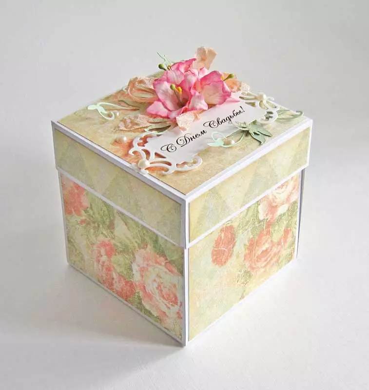 Box scrapbooking: poklon kutija s fotografijama, za novac i iznenađenje s vlastitim rukama. Glavni razred za početnike korak po korak 19146_6