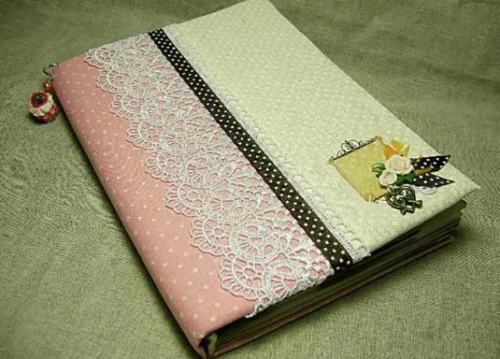 Notebook in tecnica di scrapbooking (26 foto): Facciamo un diario con le tue mani, una master class sulla creazione di un aliante per i principianti passo dopo passo 19152_26