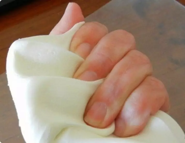 Porcellana fredda con le loro mani (31 foto): come fare la porcellana liquida a casa? Classi master per principianti 19190_4