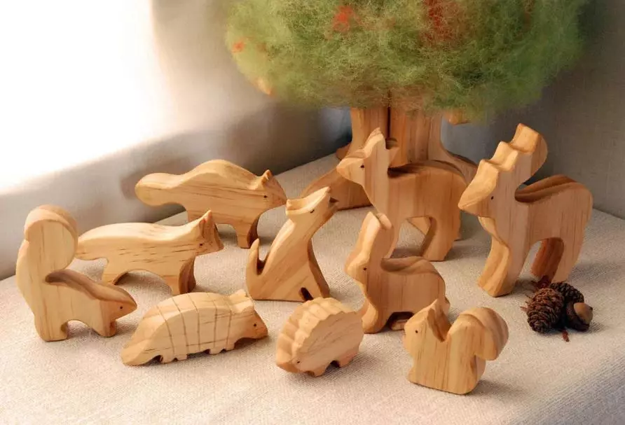 Como cortar uma estatueta de árvore? Tópico de partida - Papai Noel e bestas, gnomo e pássaros, figuras japonesas esculpidas com suas próprias mãos 19204_22