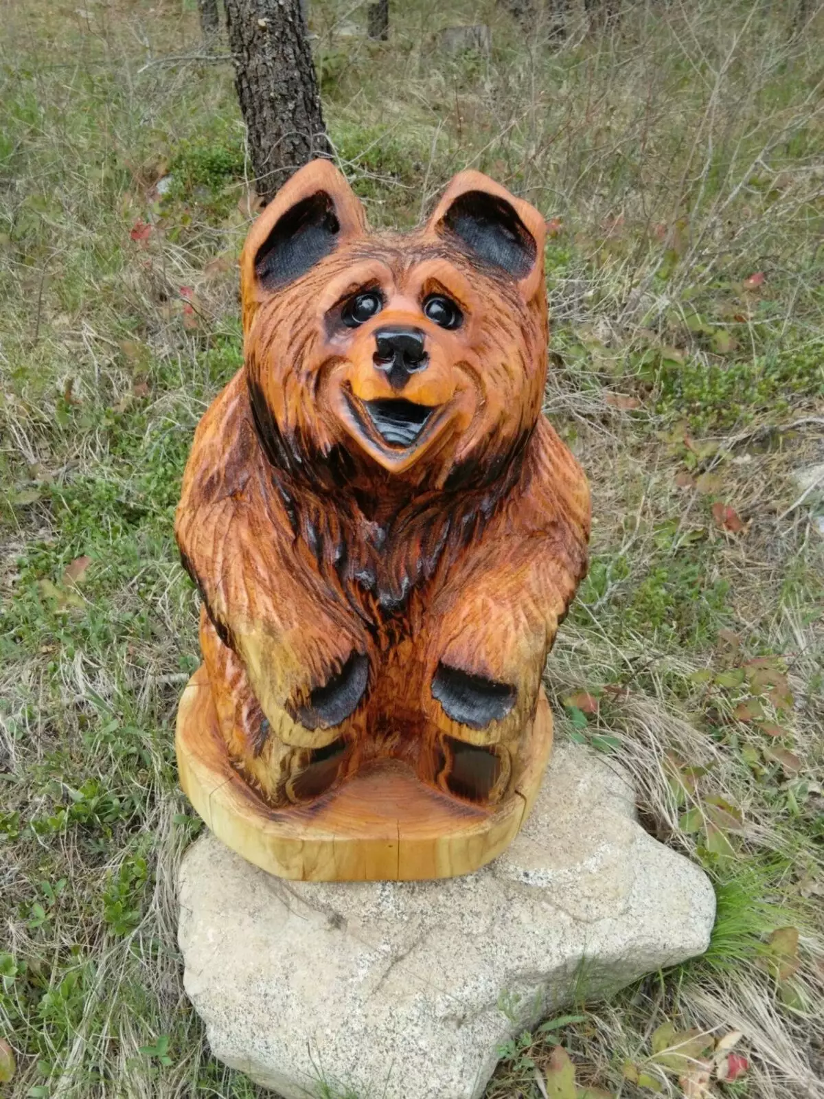 Kettingzaag houtsnijwerk: houten sculpturen voor beginners. Hoe de pilage van de beer en andere grote sculpturen, een eekhoorn en paddestoel te laten knippen? 19208_14