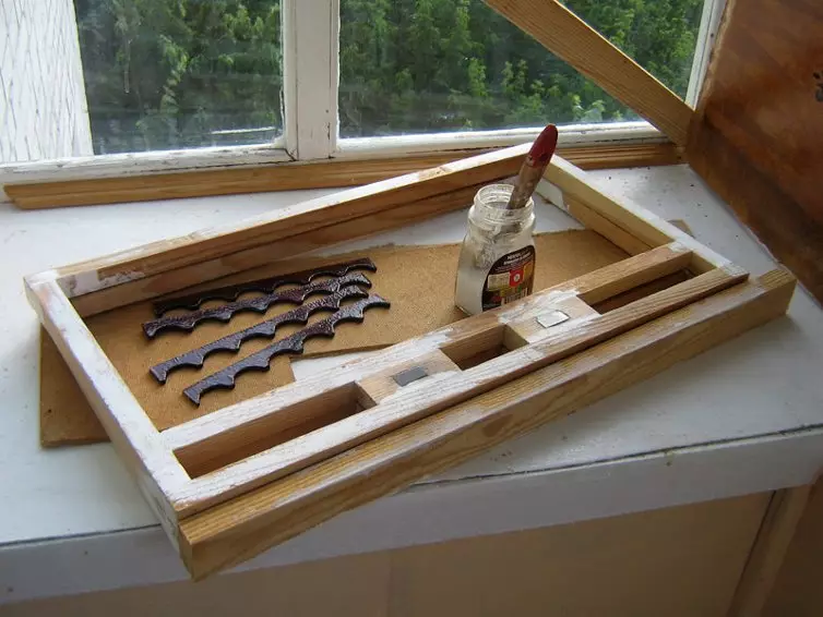 Isklesan backgammon (26 slike): pregled ručne izrade modela sa geometrijskim strana i drugih, suptilnosti proizvodnje drvenih rezbarenih medicinskih sestara 19222_12