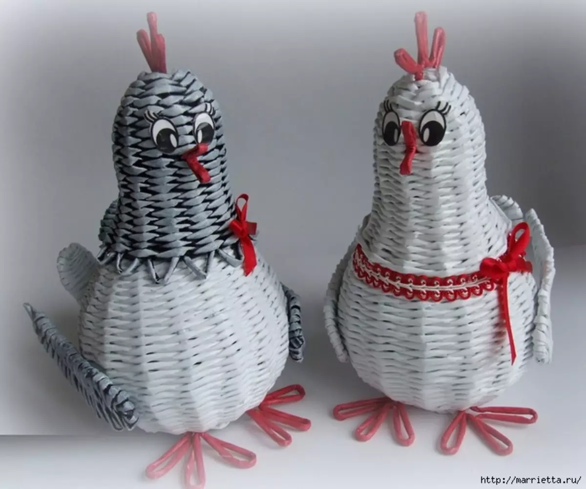 Ostern Witze aus Zeitungen (16 Fotos): Meisterklasse Weaving Huhn aus Zeitungen