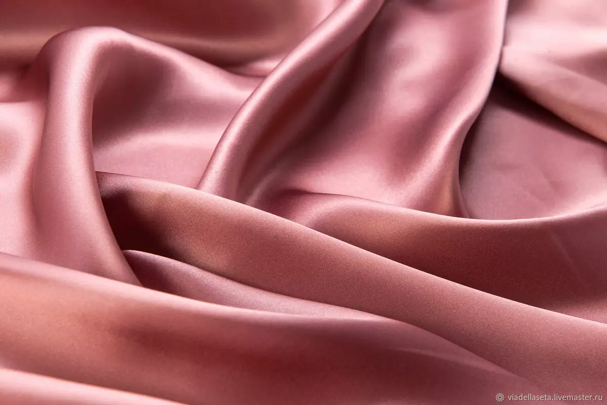 Пачка одеял (82 фото): иске киемдәге пач эш стилендәге одеялны ничек тегергә? Схемалар, адым саен күрсәтмәләр һәм мастер-класс 19290_60