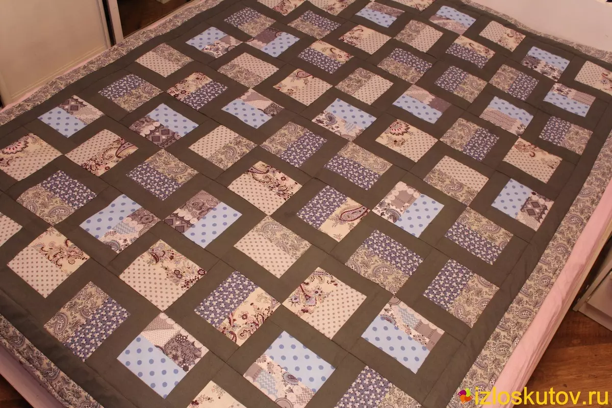 Børne tæpper i patchwork stil (47 billeder): hurtig tæppe oversigt for drenge og piger. Hvordan sys dem med dine egne hænder? Ordninger for begyndere 19291_28