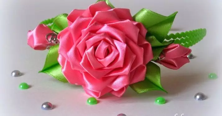 कानझाशी तंत्रात गुलाब: सॅटिन रिबनपासून 5 सें.मी. आणि इतर आकारांचे मास्टर क्लासचे उत्पादन गुलाब. ऑर्गेझा पासून लहान beddes कसे बनवायचे? 19298_20