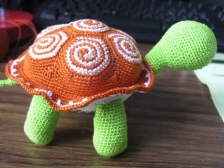 Amigurumi ສໍາລັບຜູ້ເລີ່ມຕົ້ນ (80 ຮູບພາບ): crochet crochet crochet crochet. ລາຍລະອຽດວຽກທີ່ລະອຽດ, ຫ້ອງຮຽນແມ່ບົດ 19332_52