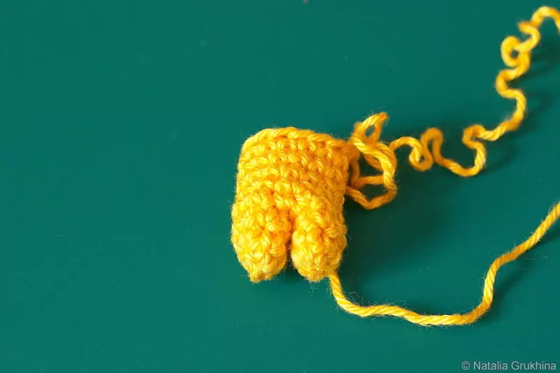 Amigurumi pour débutants (80 photos): crochet crochet au crochet. Descriptions de travail détaillées, classes de maître 19332_69