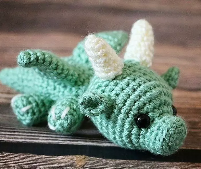 Amigurumi hasiberrientzat (80 argazki): crochet crochet crochet crochet. Lanpostuen deskribapen zehatzak, Master eskolak 19332_79